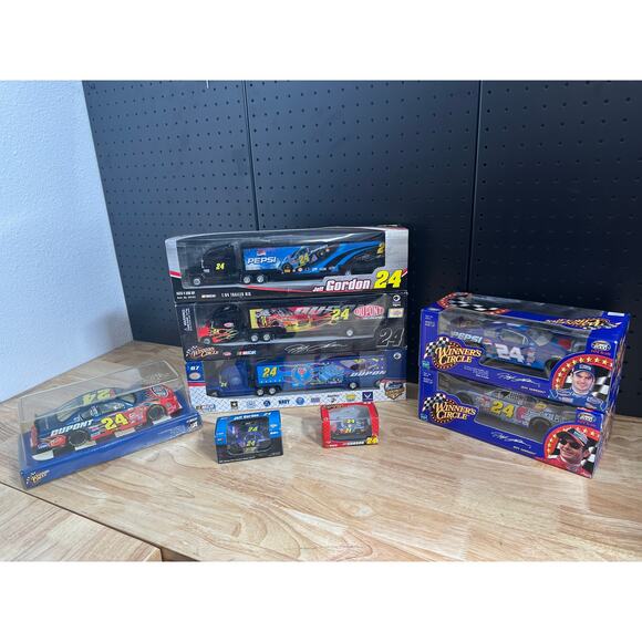 Lot of 8 Collectible Nascar Jeff Gordon - Picture 1 of 11